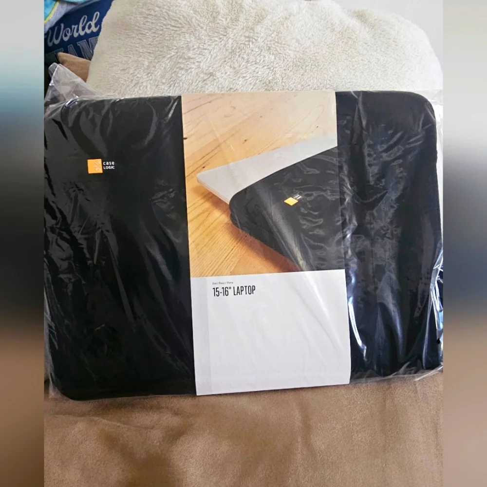 Case Logic LAPS-116 Carrying Case Sleeve for 15